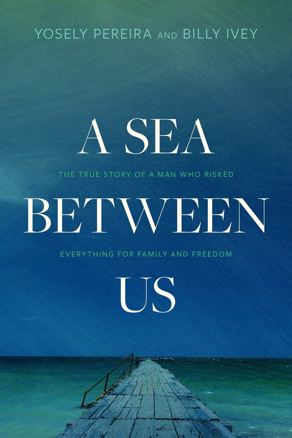 洋書 Between Us And The Sea Between Us and The Sea - Tamara Lichtenstein